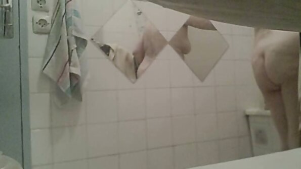 Kinnitas oma suure valge riista läbi vahendaja ühe väga ilusa tibu kiisu sisse.
