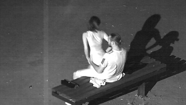 Swinger teismeliste grupiseksi saladus nende vanemate eest.