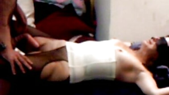 Kaunis 18-aastane tüdruk mängis oma seksuaalelust koosnevas videos.